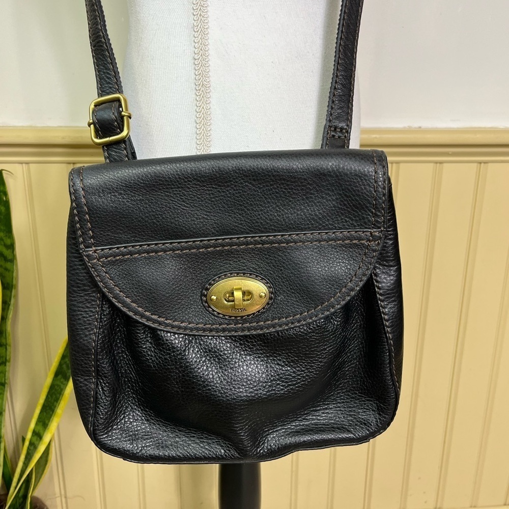 FOSSIL Carson Turnlock Flap Crossbody Black Pebbled Leather Style SHB1044
